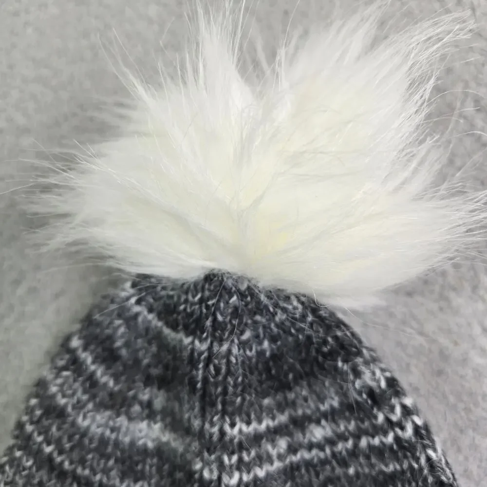 Old‎ Navy Knit Puff Ball Winter Hat Unisex Small/Medium Gray White Faux Fur New